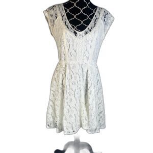 MarineBlu White Lace Low VNeck Back Tie Fit & Flare Flirty Dress Size Large